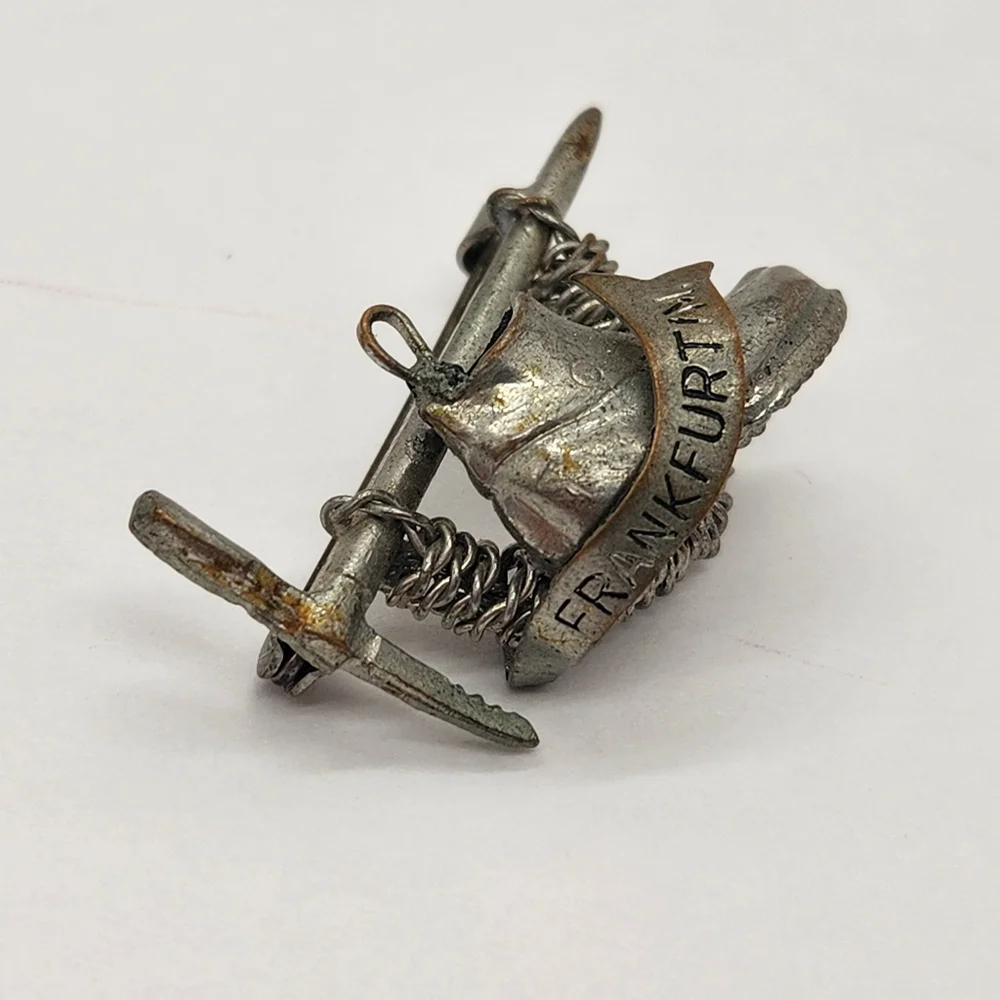 Vintage 70s hiking hat pin pewter Germany Frankfurt Octoberfest walking brooch